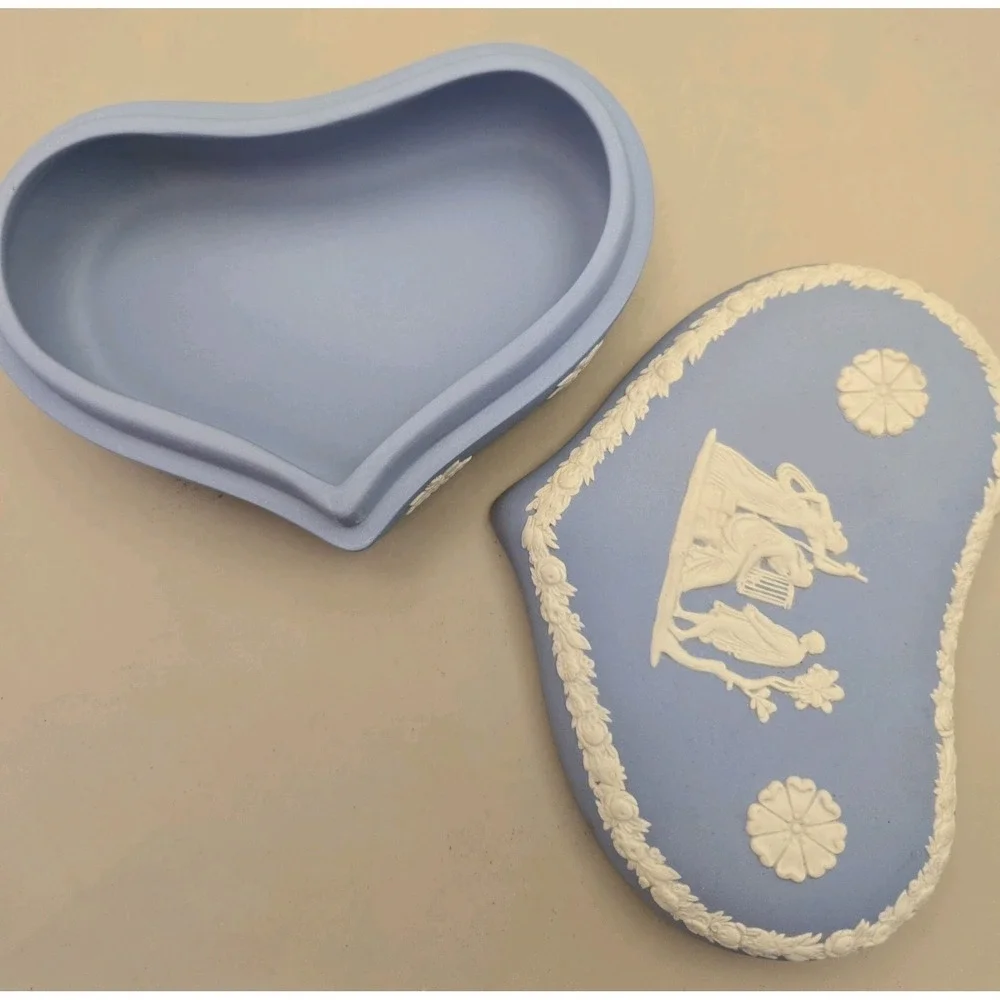 Vintage Wedgwood Heart Shaped 5.25